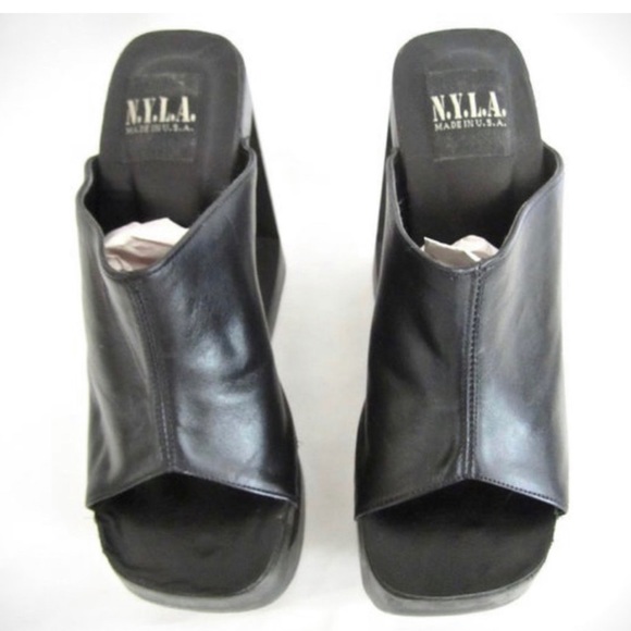 NYLA cutout platforms - Picture 2 of 3